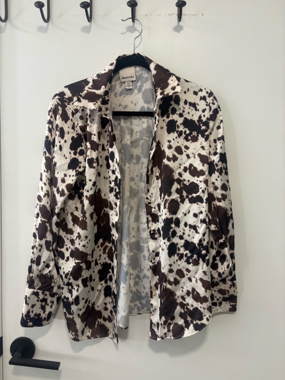 Women's Cow-Print Satin Button-Down Shirt Jacket in Brown & White